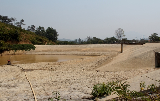 Một hồ nước ở huyện Lắk (Đắk Lắk) cạn kiệt.